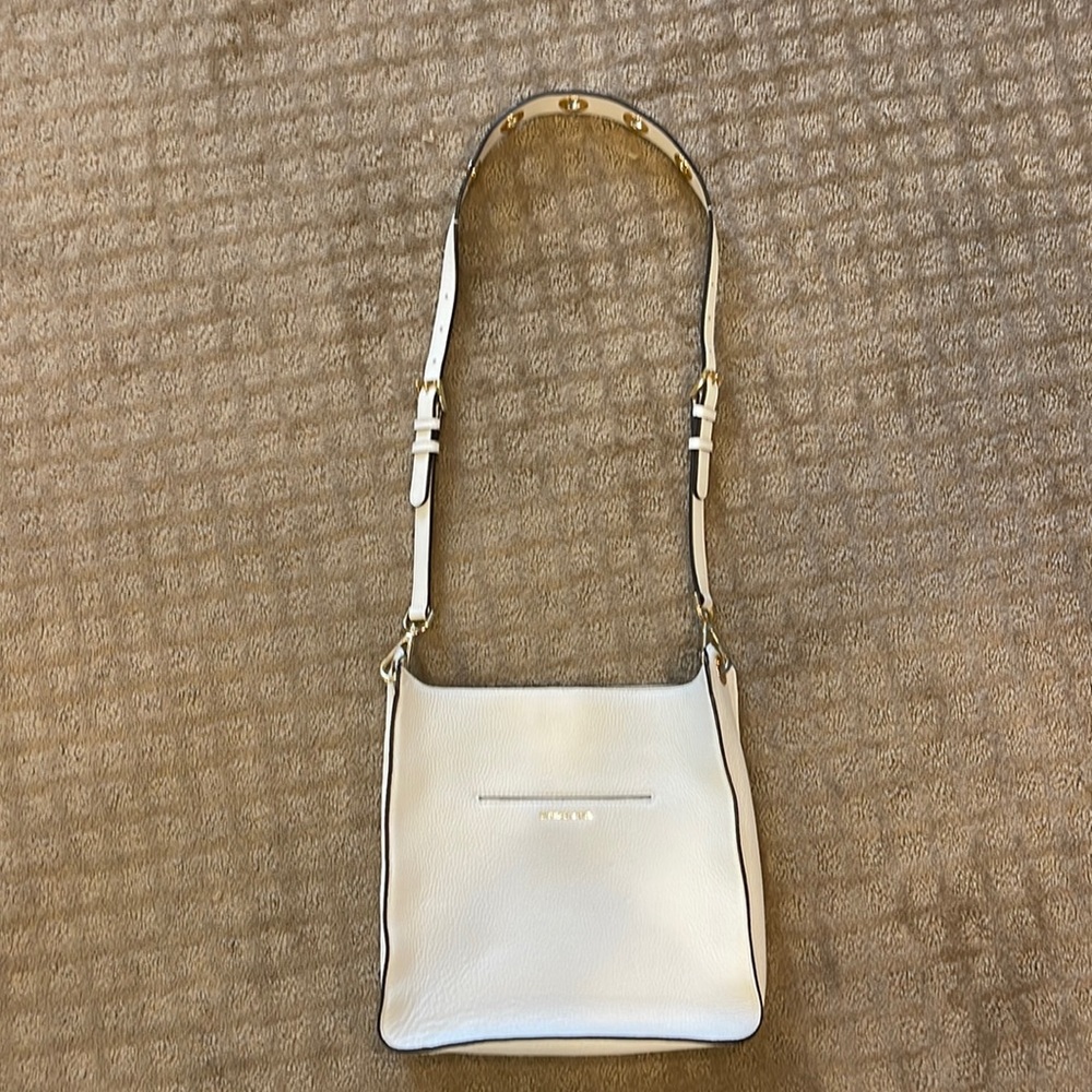 Michael Kors shoulder bag, white leather. Perfect Condition!